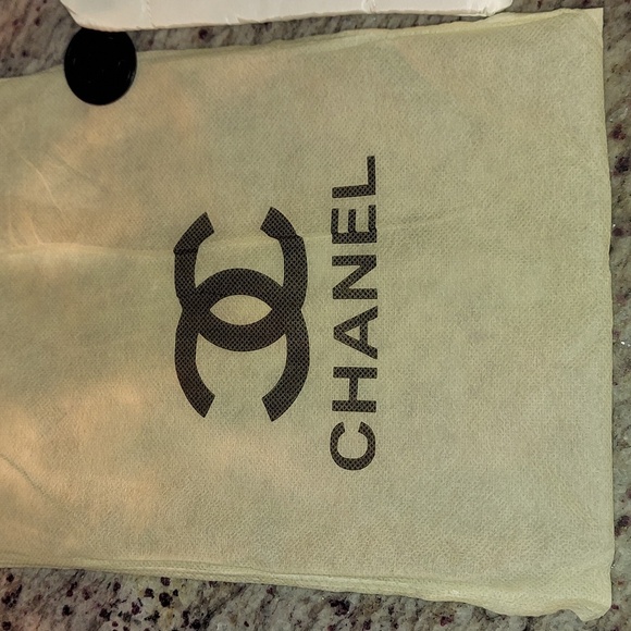 Chanel Beauty White Makeup Bag Pouch Clutch Cosmetic Case - Picture 3 of 8